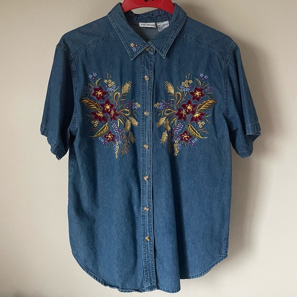 Vintage Bobbie Brooks Denim Short Sleeve - Embroidered Flowers - Size Large - Picture 1 of 14